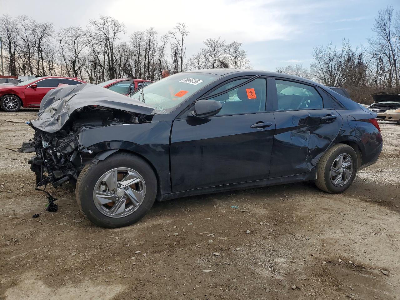 Salvage Hyundai ELANTRA Image