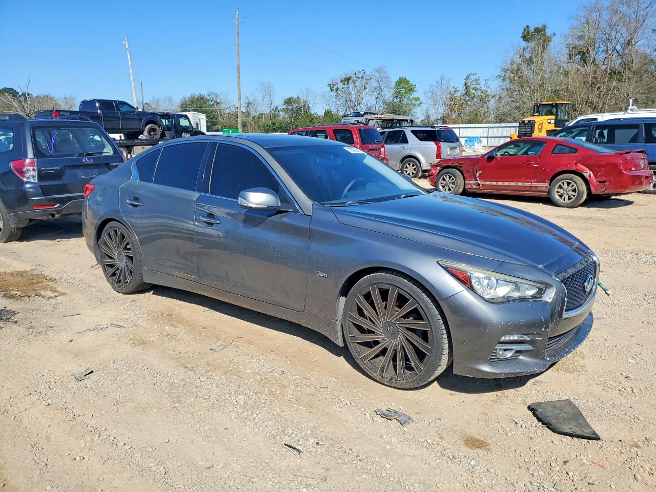 INFINITI Q50 Premium