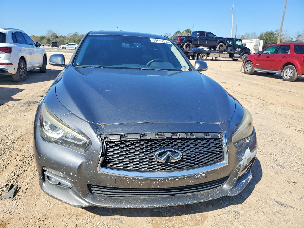 INFINITI Q50 Premium