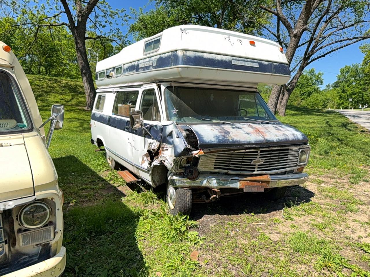 Salvage Chevrolet G30 Van Image