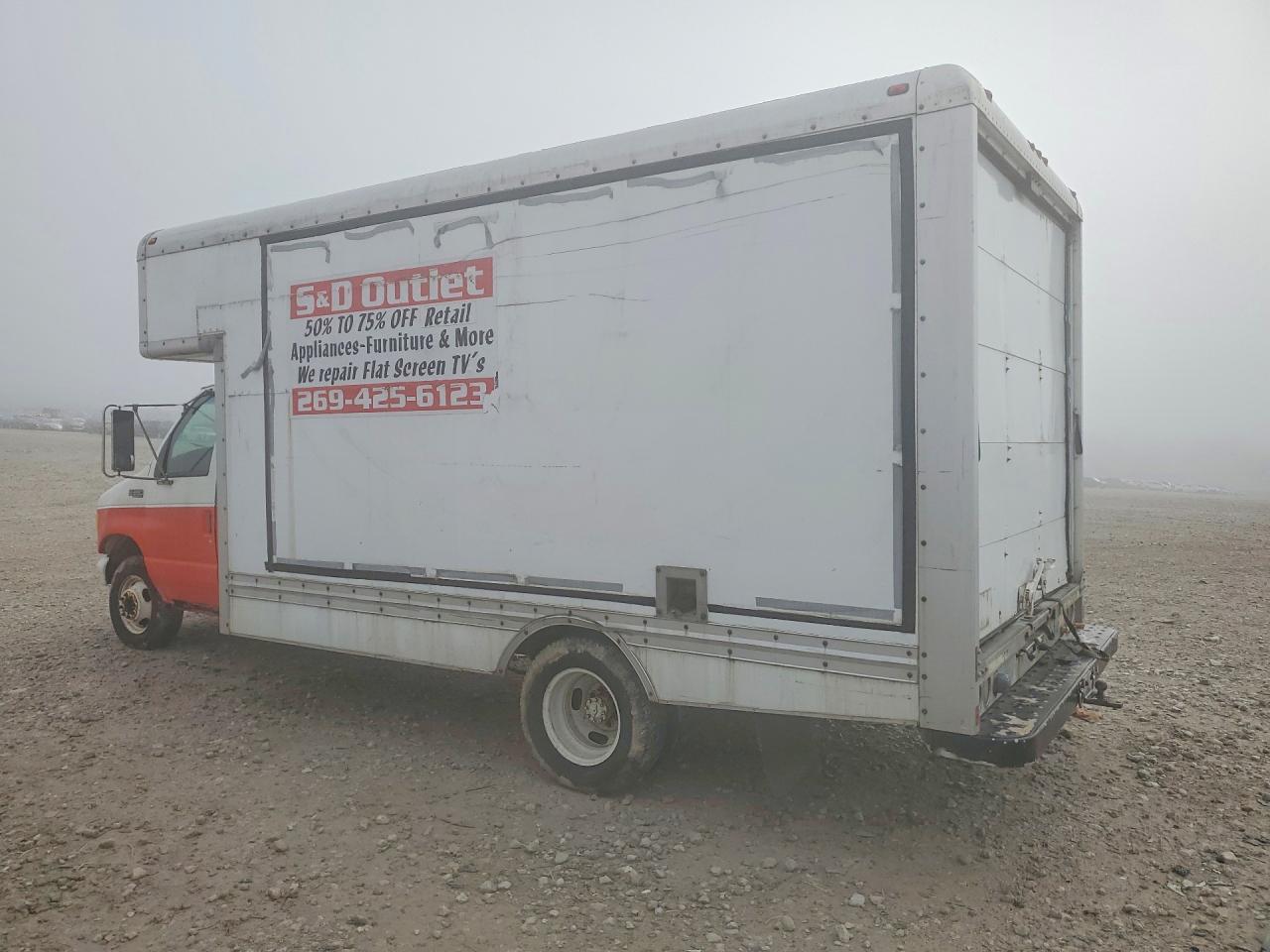 Ford Econoline E350 Super Duty Cutaway Van