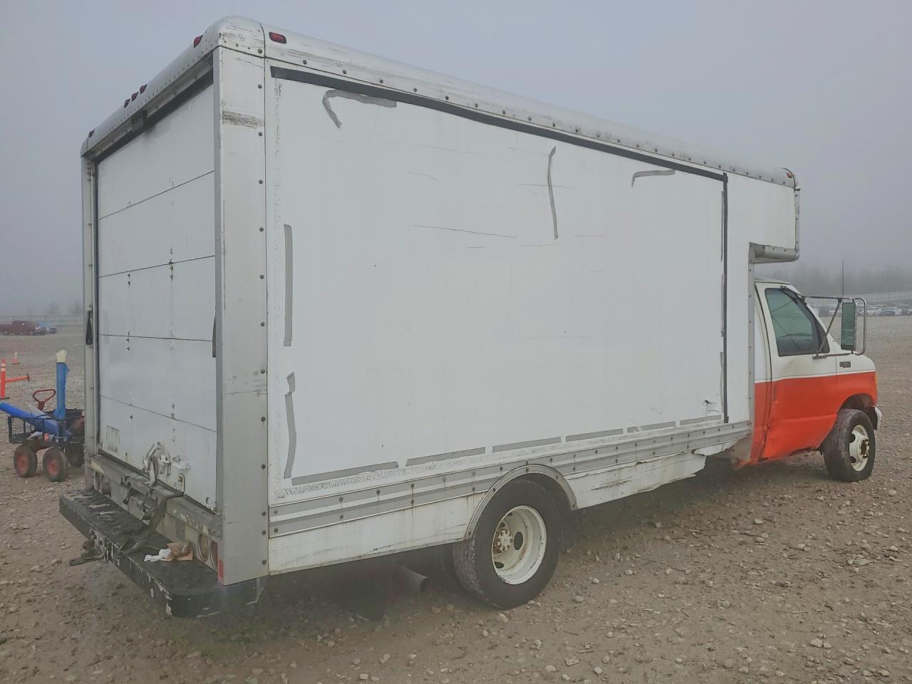 Ford Econoline E350 Super Duty Cutaway Van