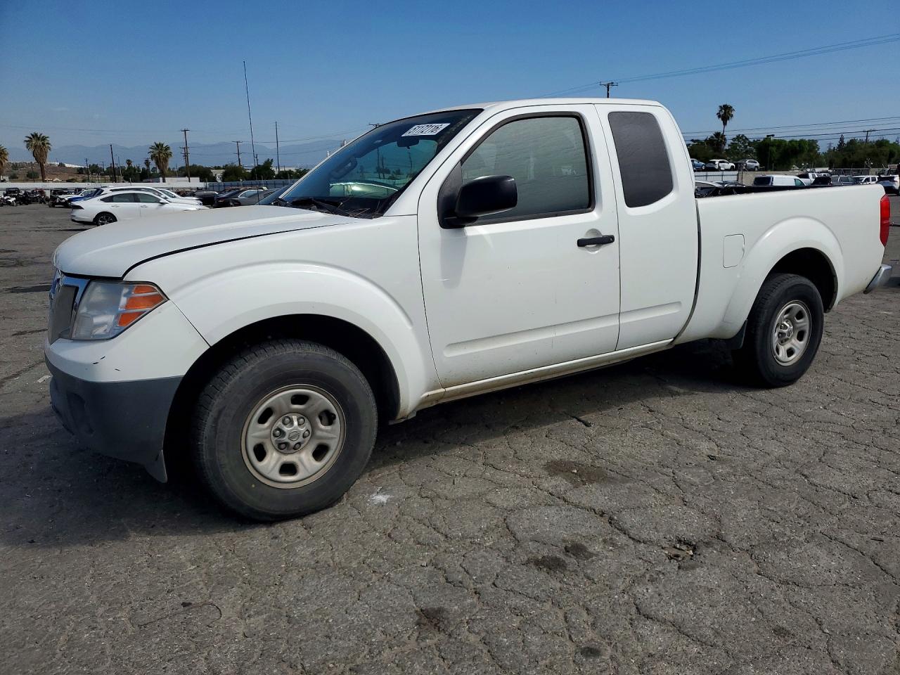 Salvage Nissan Frontier Image