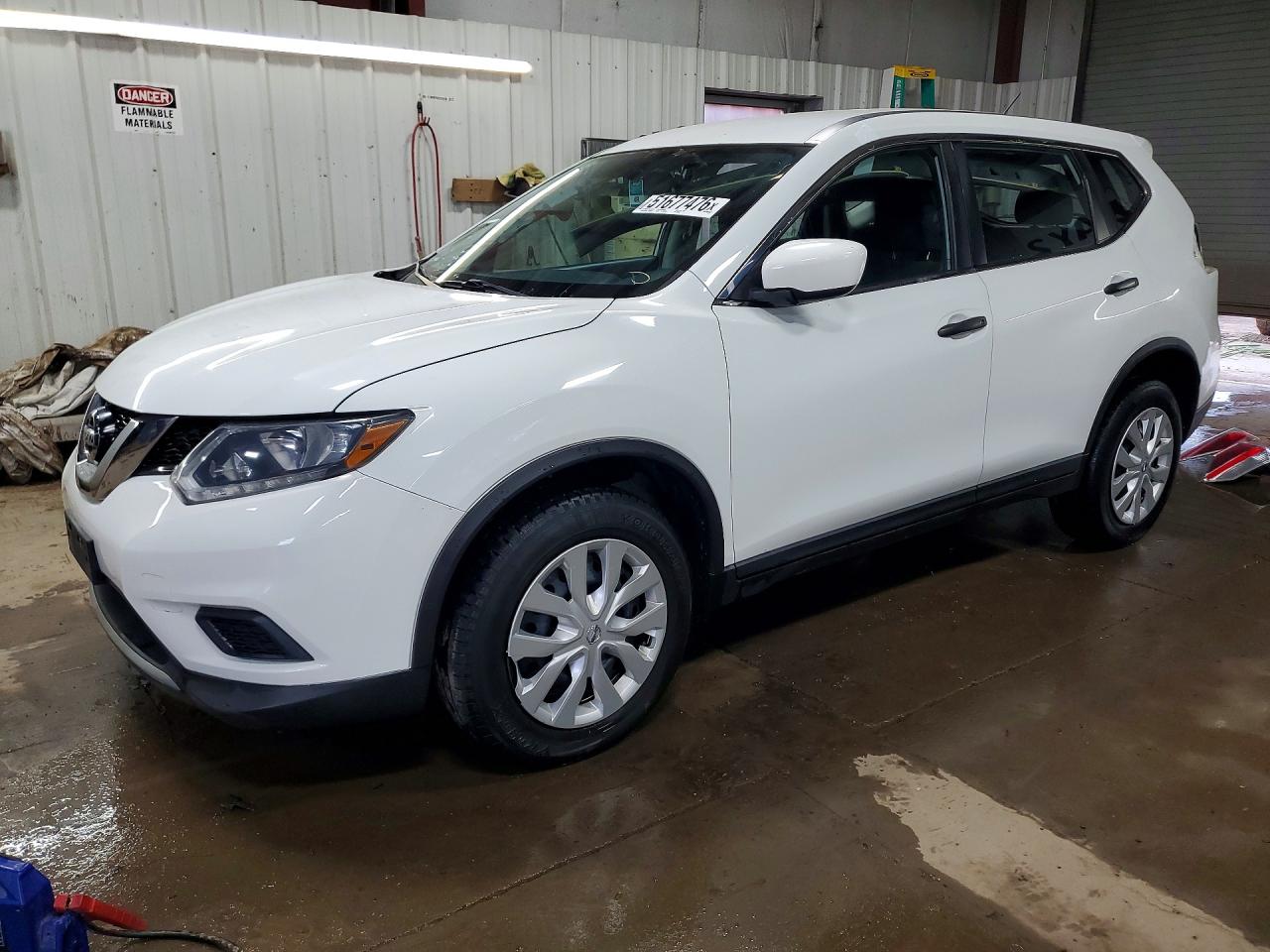 Salvage Nissan Rogue Image