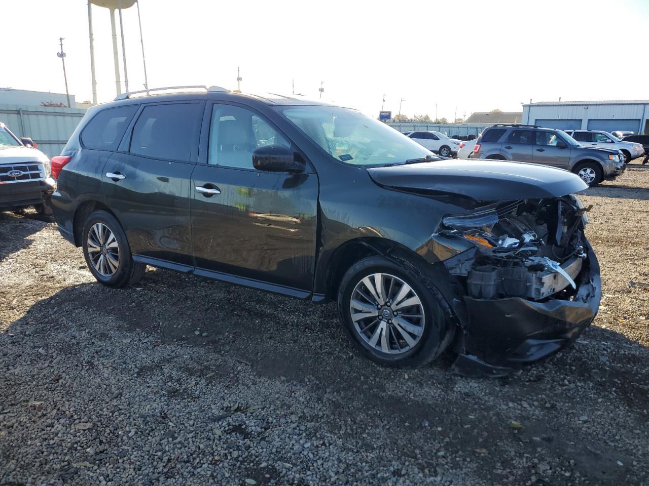 Nissan Pathfinder S