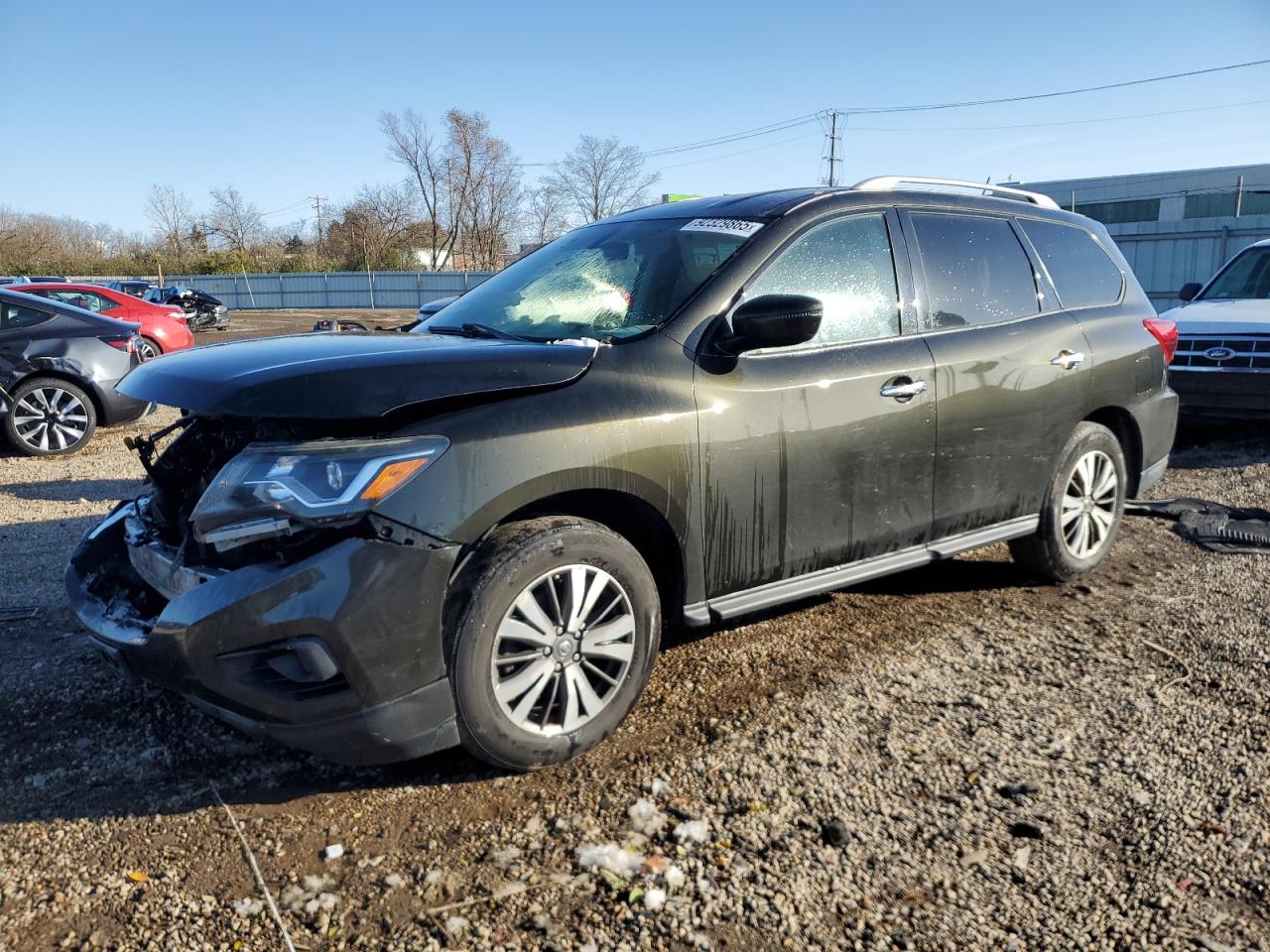 Salvage Nissan Pathfinder Image
