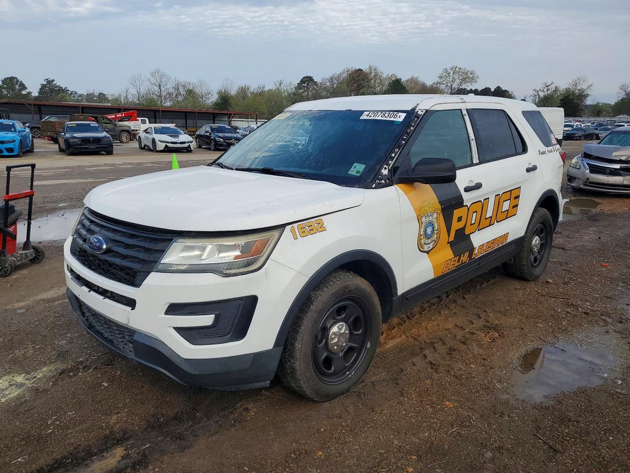 Salvage Ford Explorer Image