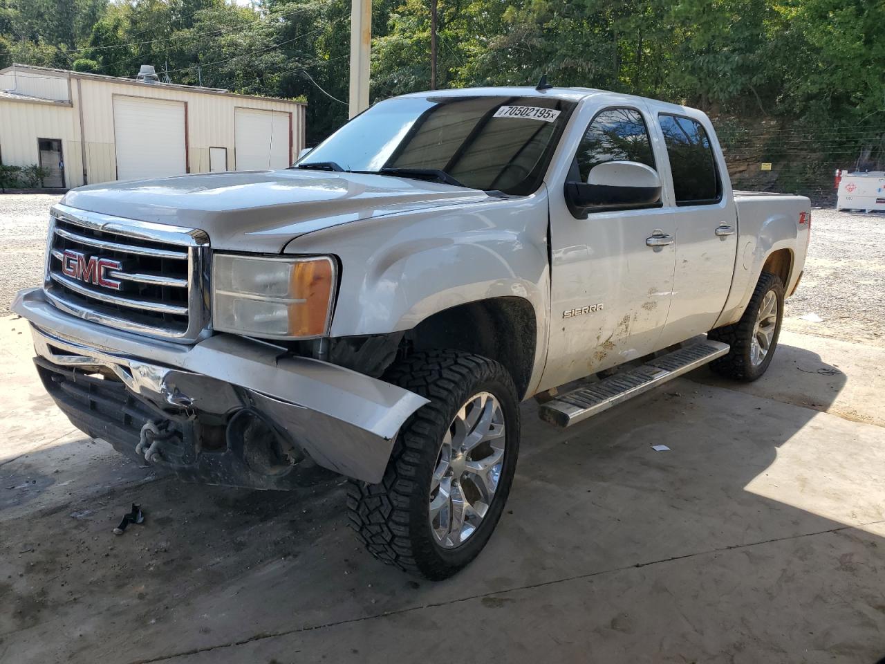 Salvage GMC Sierra Image