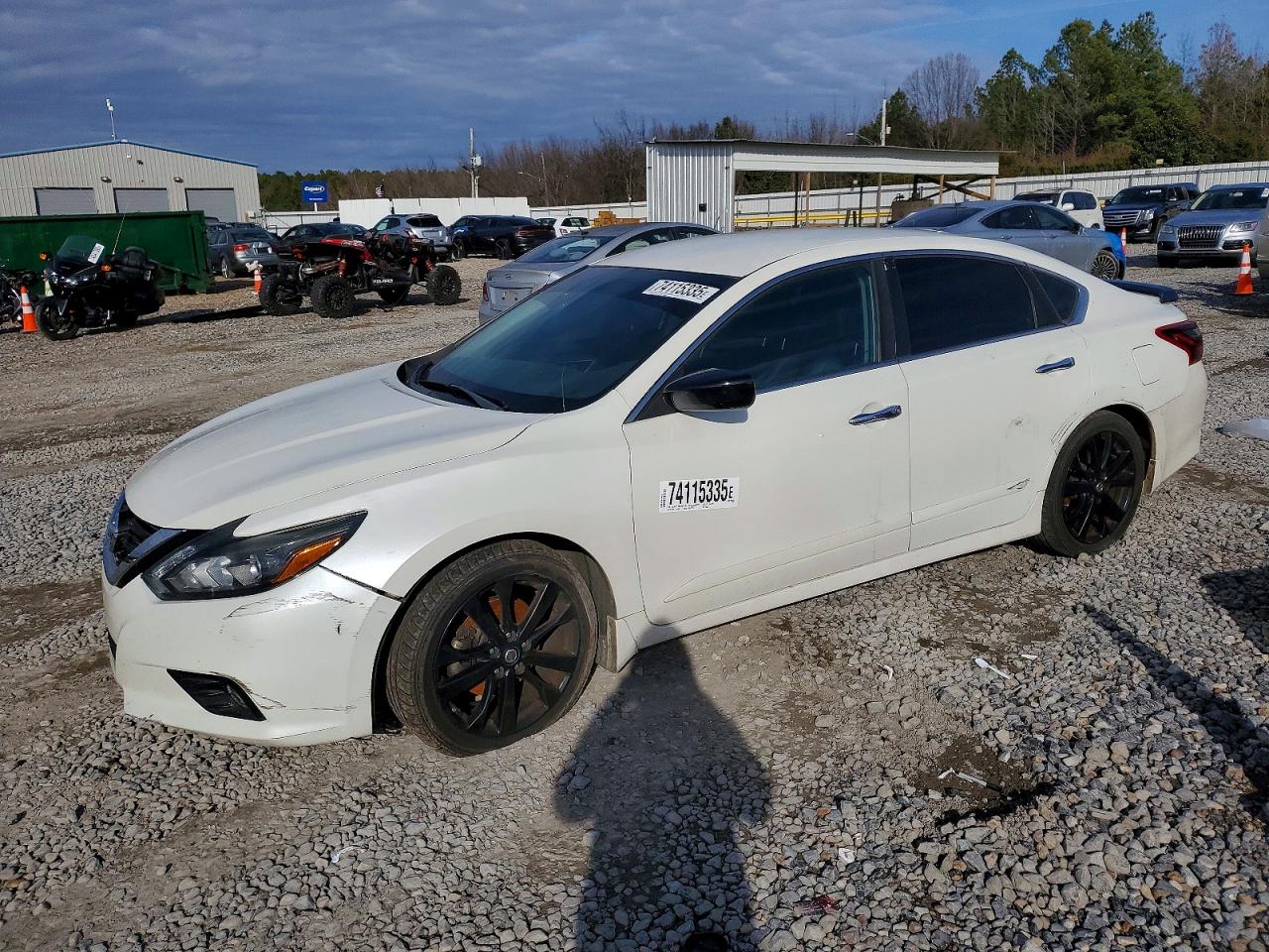 Salvage Nissan Altima Image