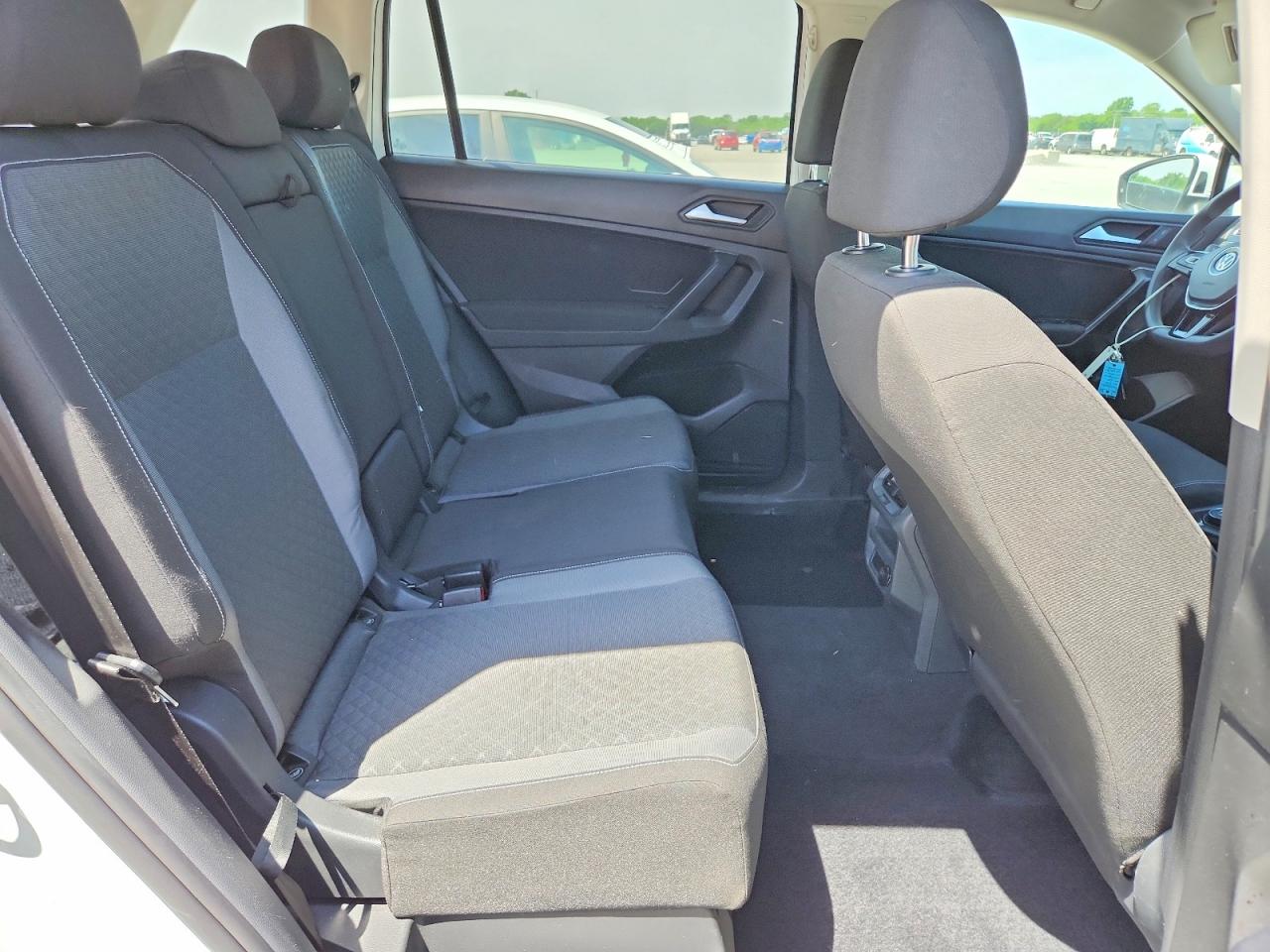 Volkswagen Tiguan S