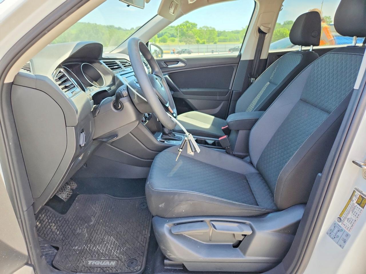 Volkswagen Tiguan S