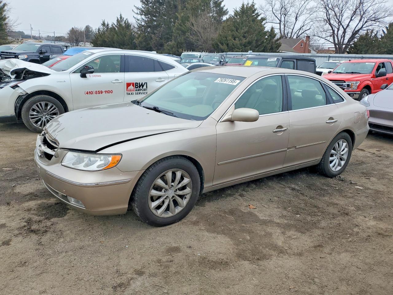 Salvage Hyundai Azera Image