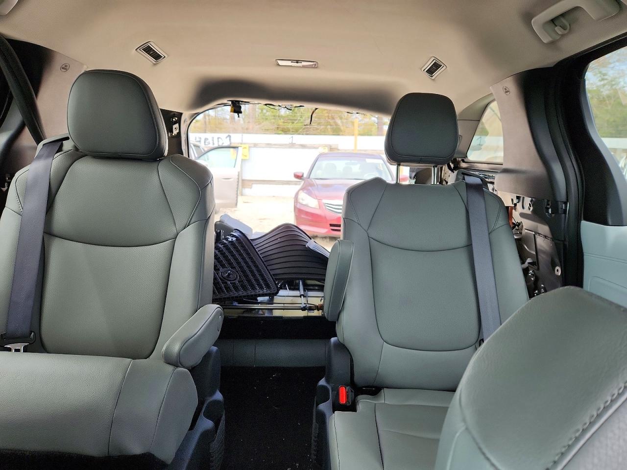 Toyota Sienna Xle 7-passenger