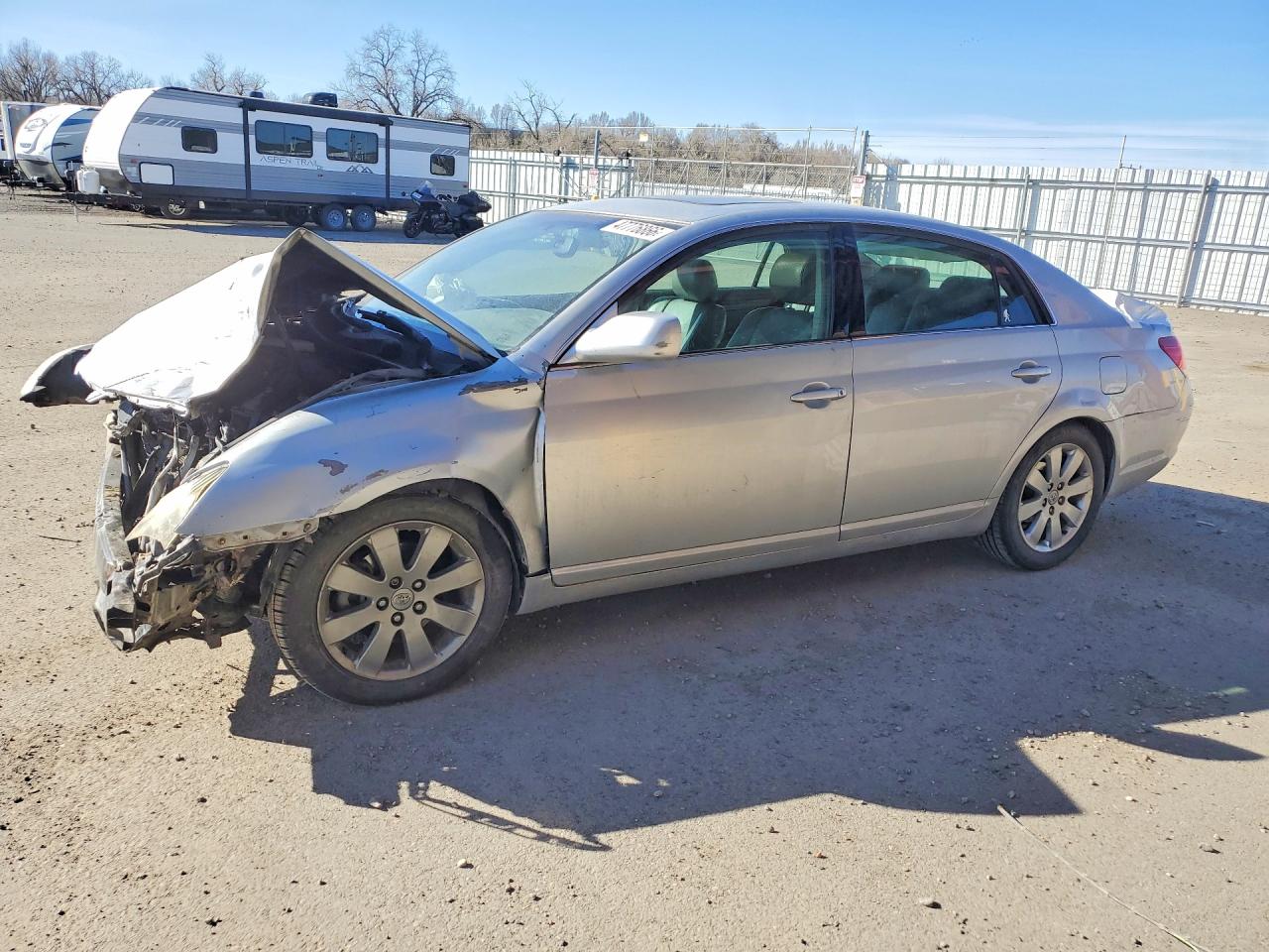 Salvage Toyota Avalon Image