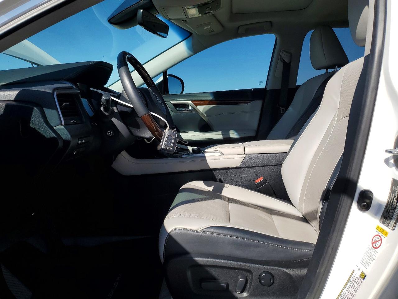 Lexus RX Base