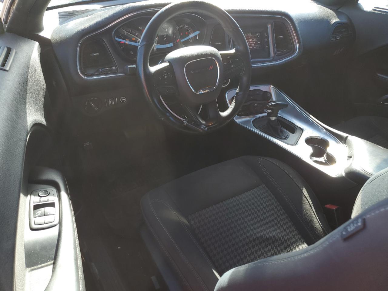 Dodge Challenger Sxt