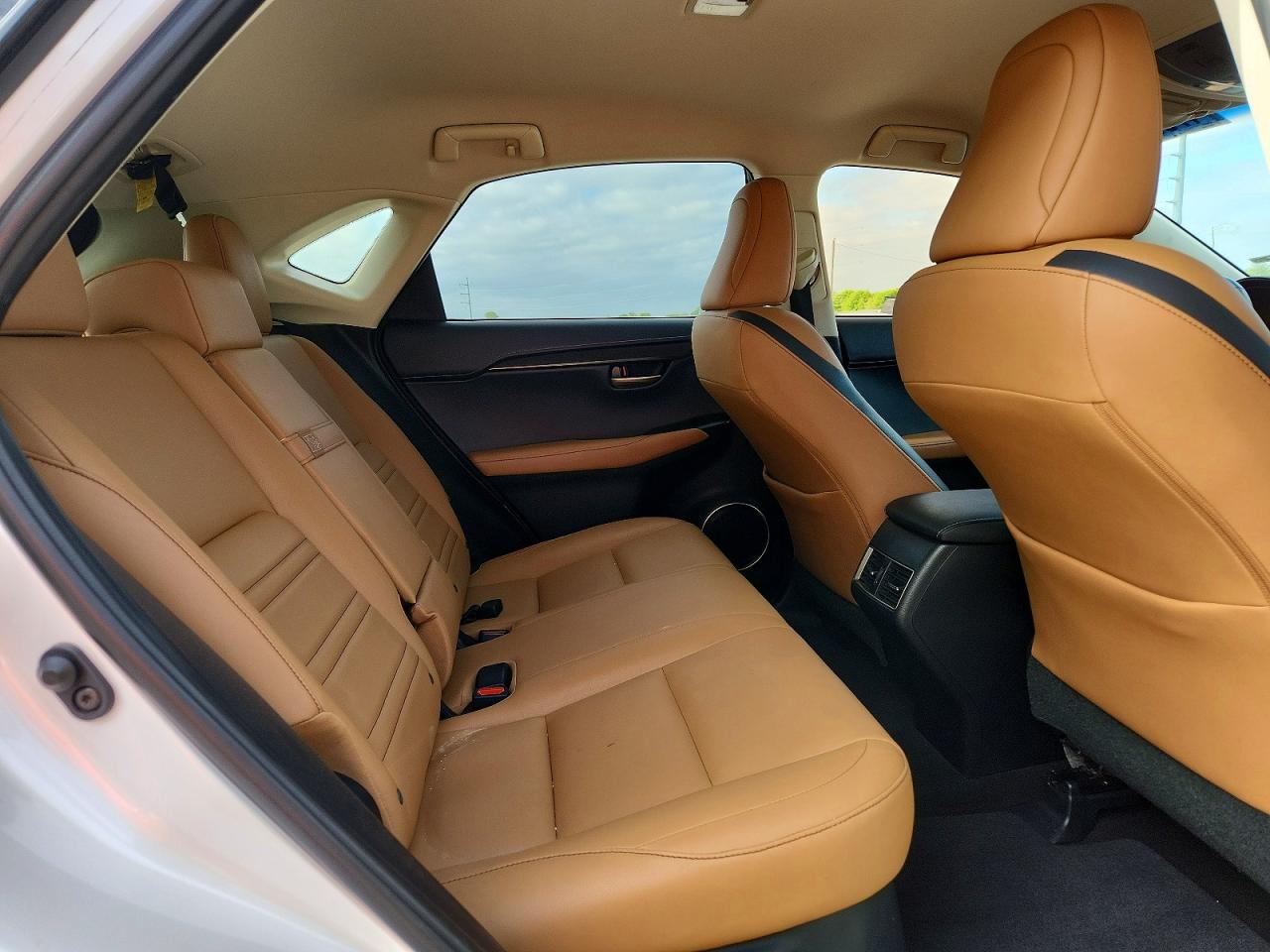 Lexus NX Base