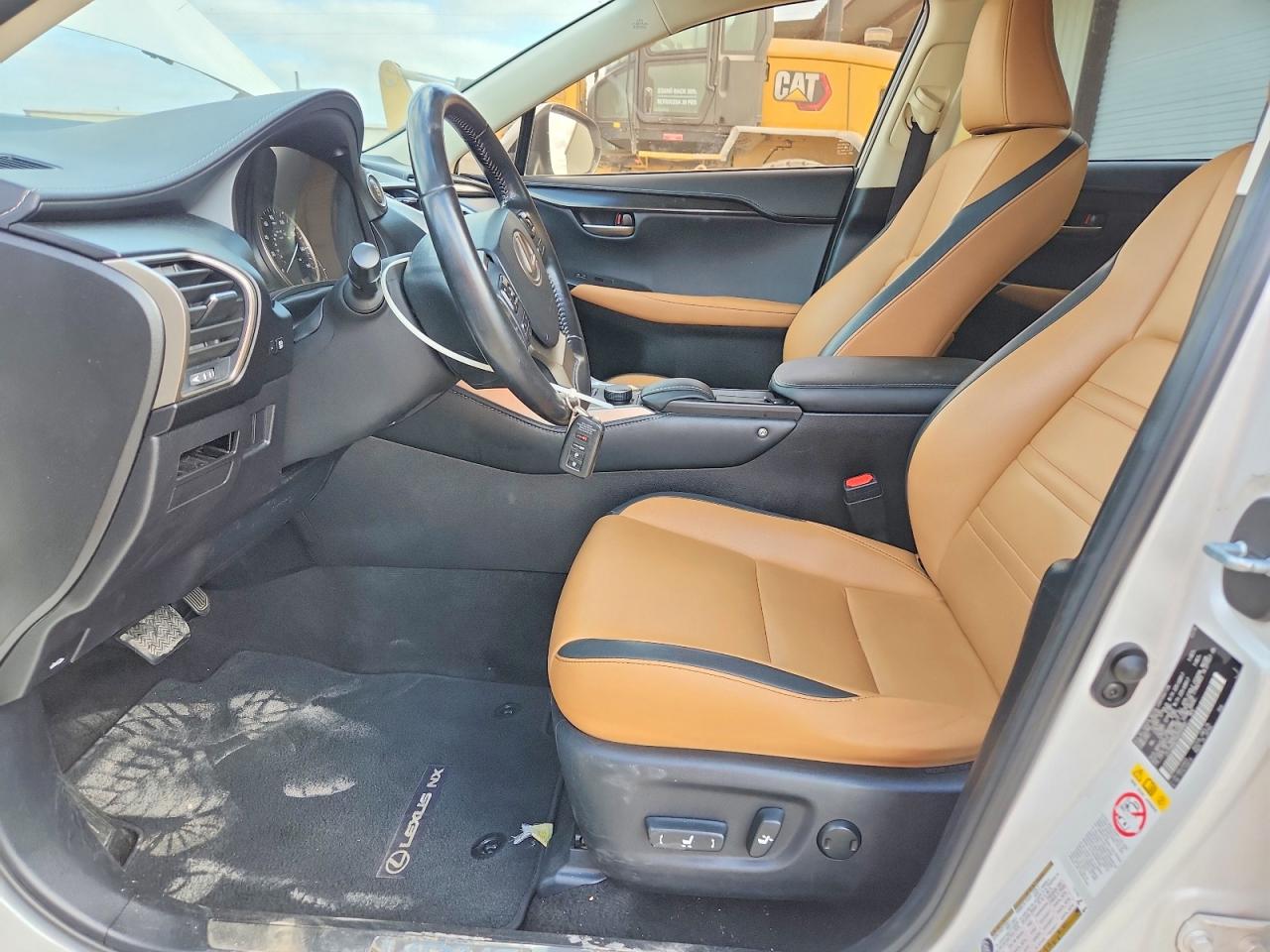 Lexus NX Base