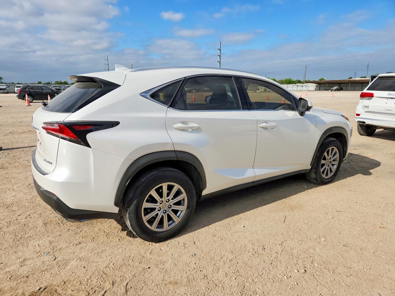 Lexus NX Base