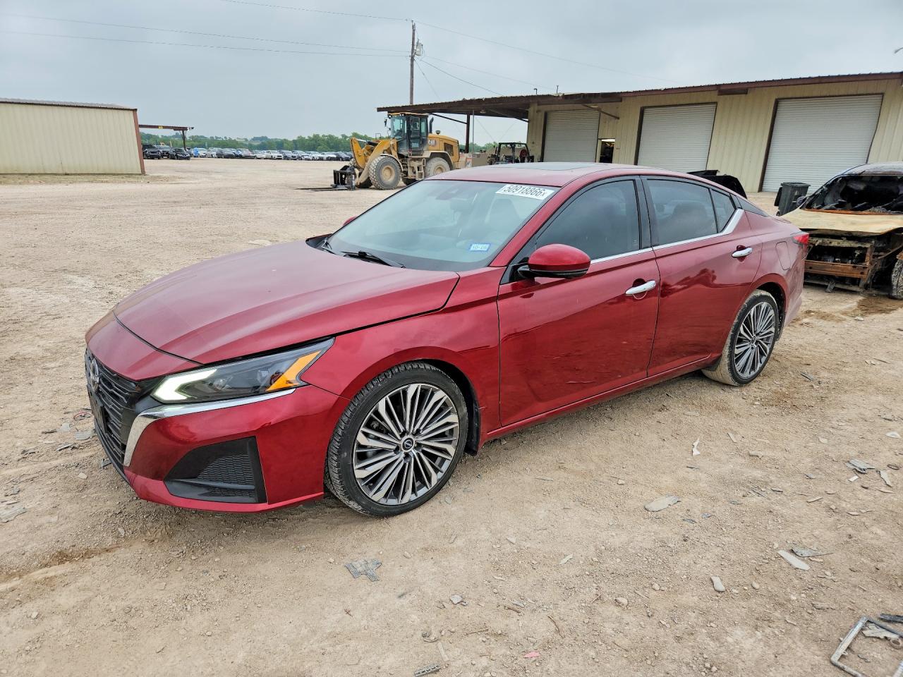 Salvage Nissan Altima Image