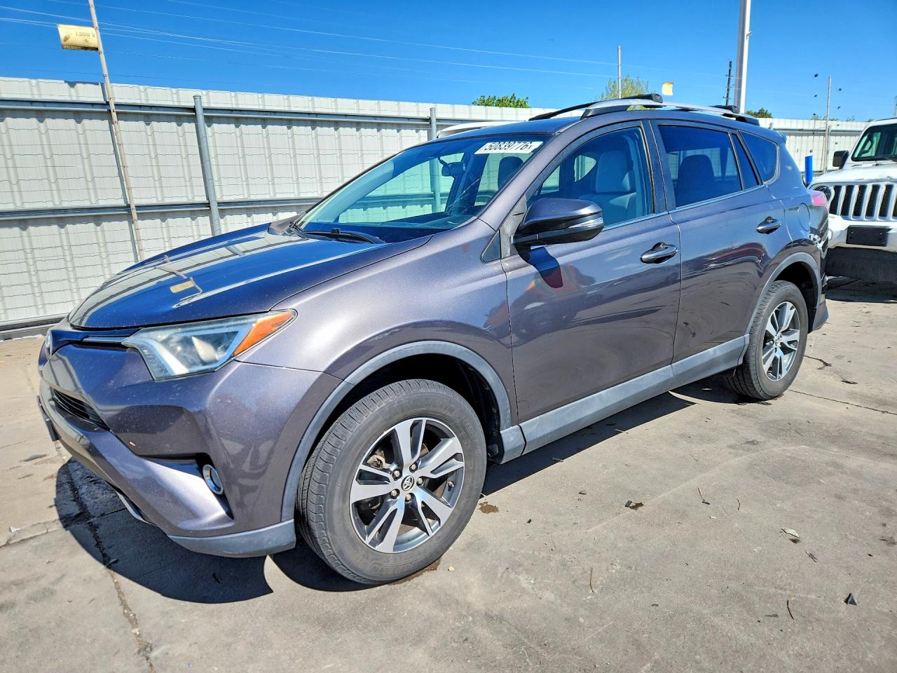 Salvage Toyota RAV4 Image