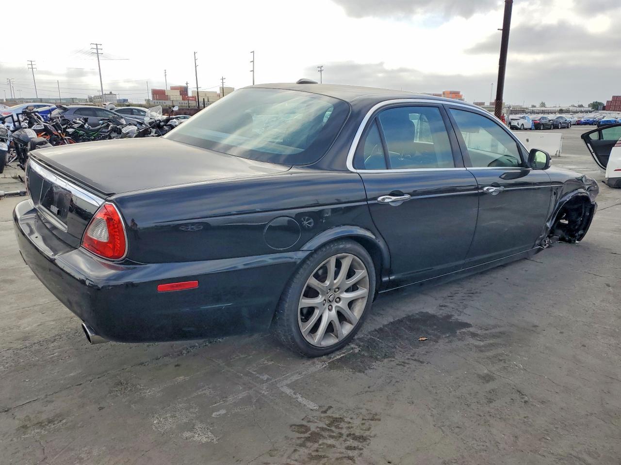 Jaguar Xj8