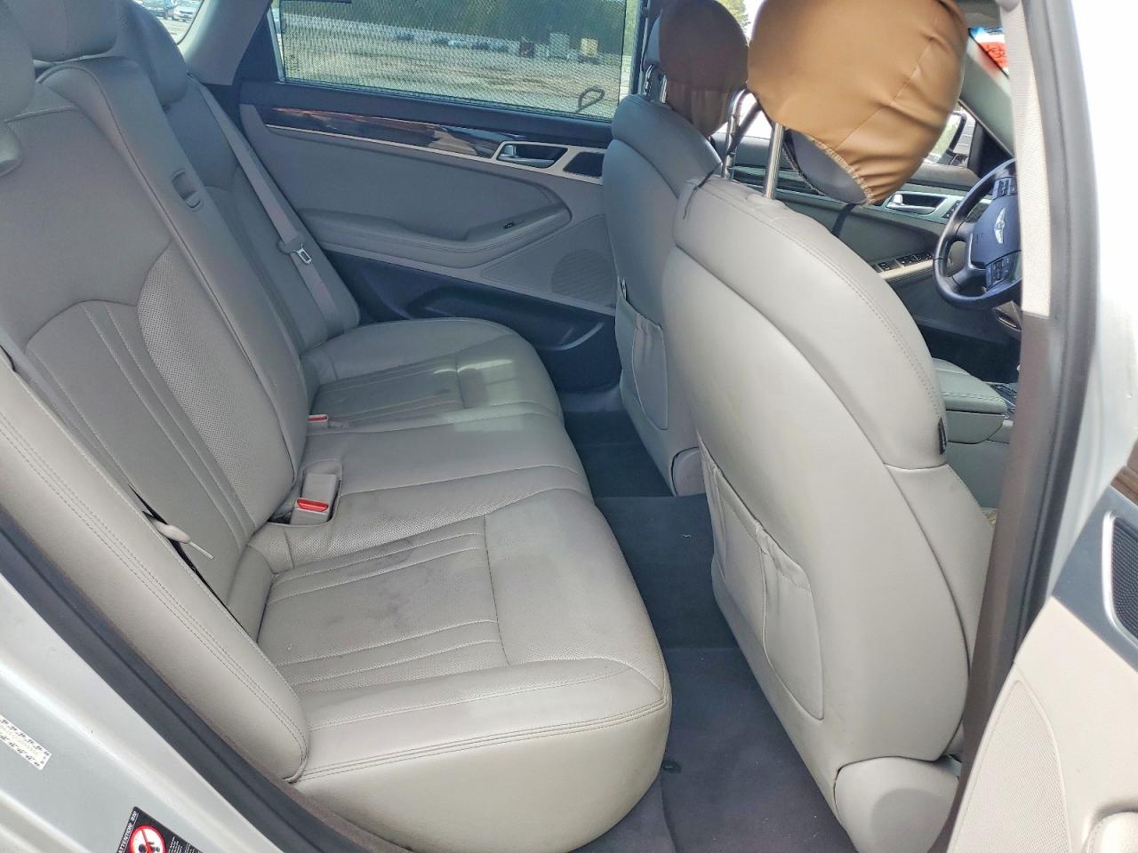 Hyundai Genesis 3.8l
