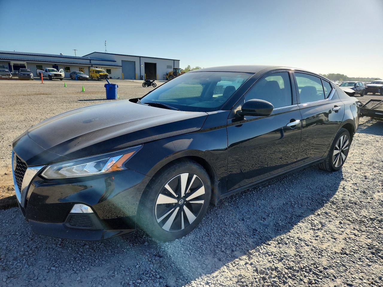 Salvage Nissan Altima Image