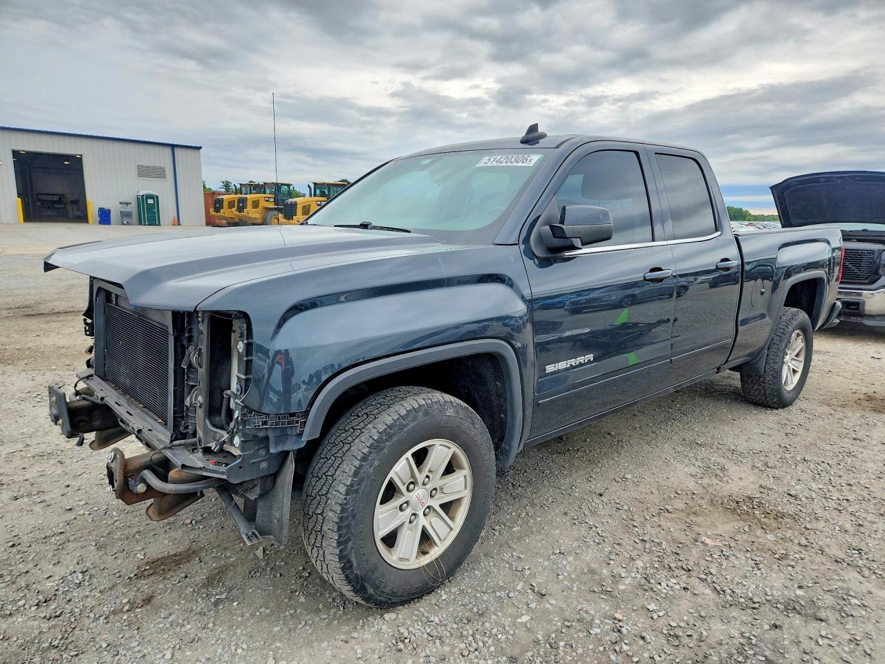 Salvage GMC Sierra Image