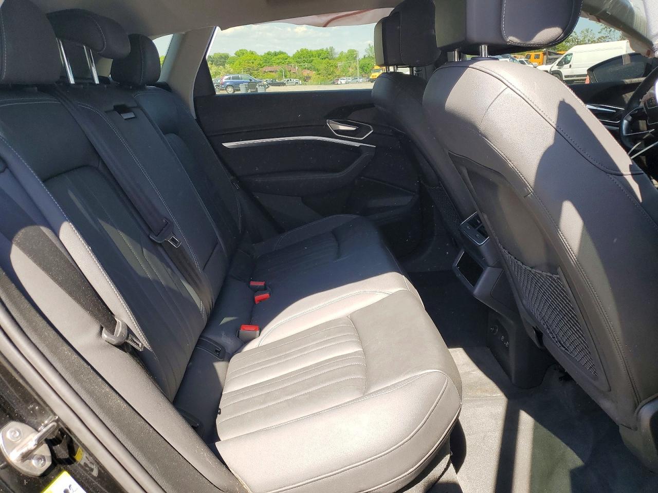 Audi e-tron Premium