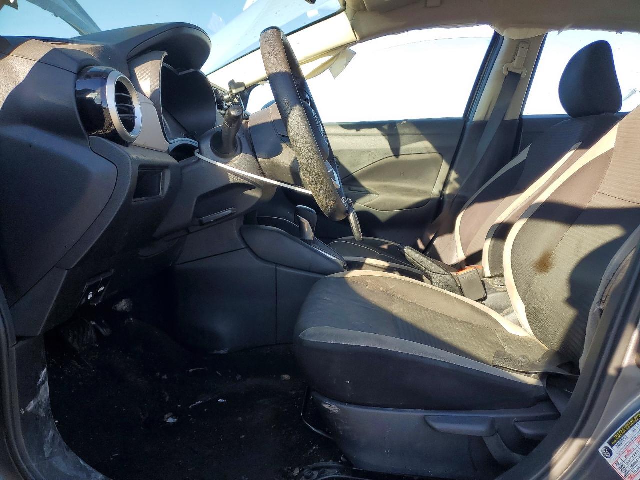 Nissan Versa Sv