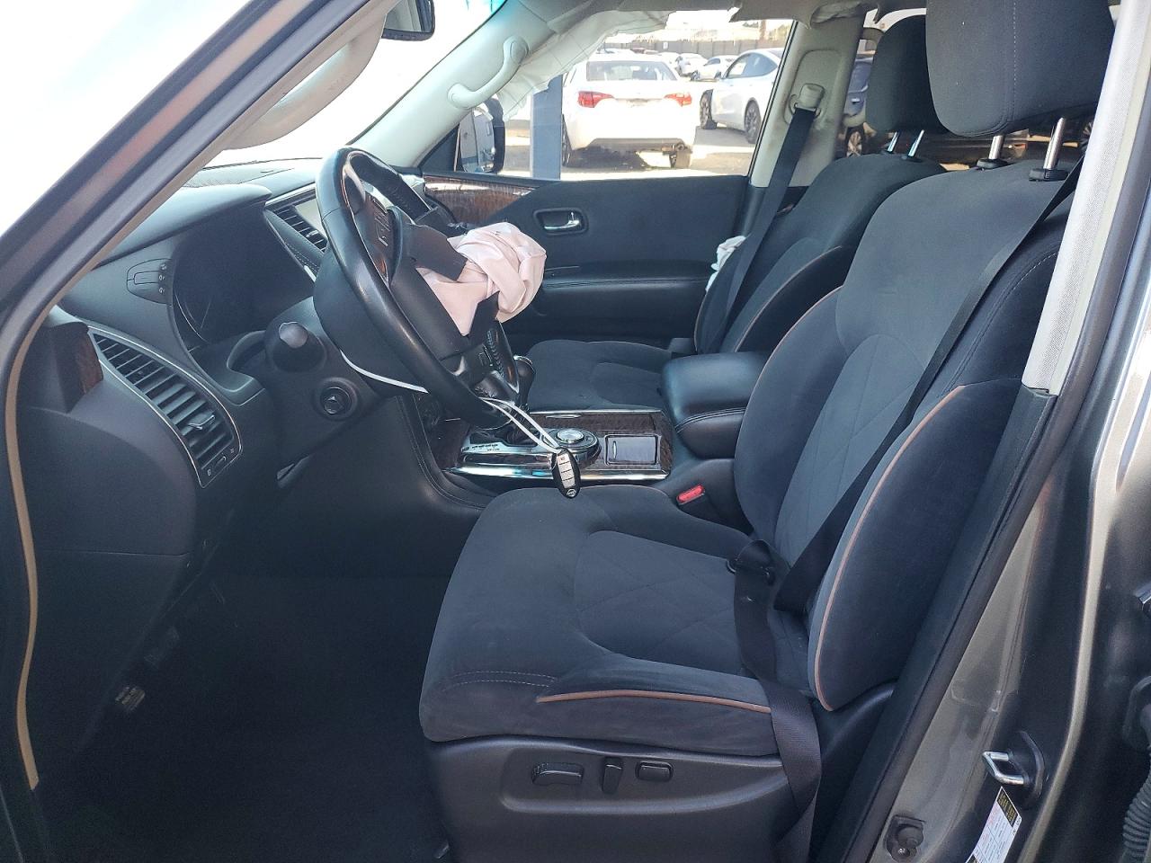 Nissan Armada Sv