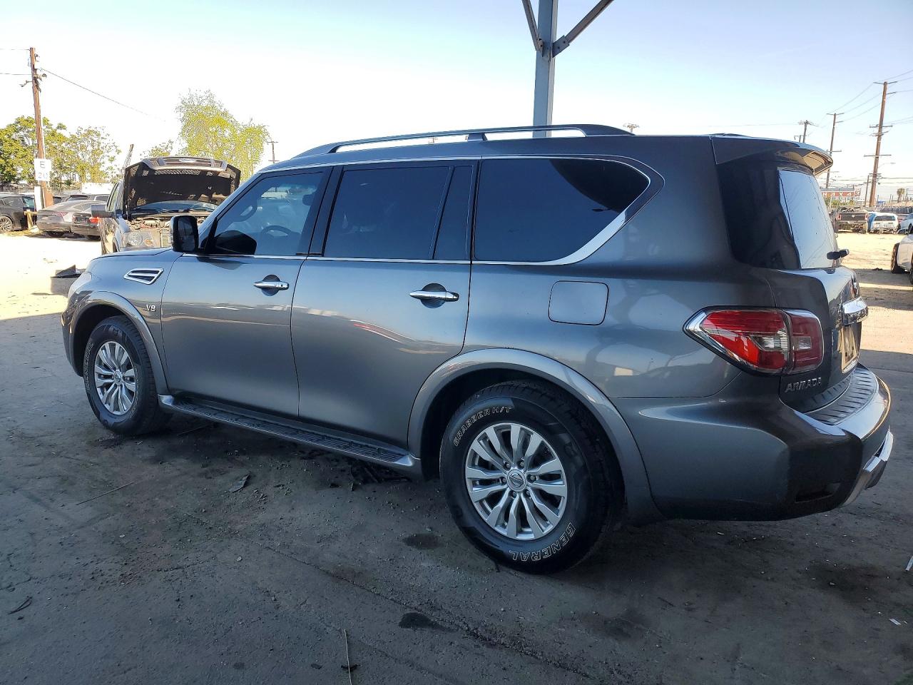 Nissan Armada Sv