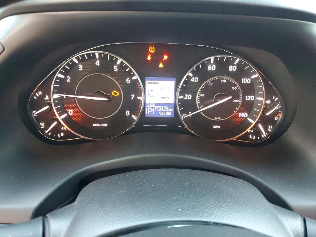 Nissan Armada Sv