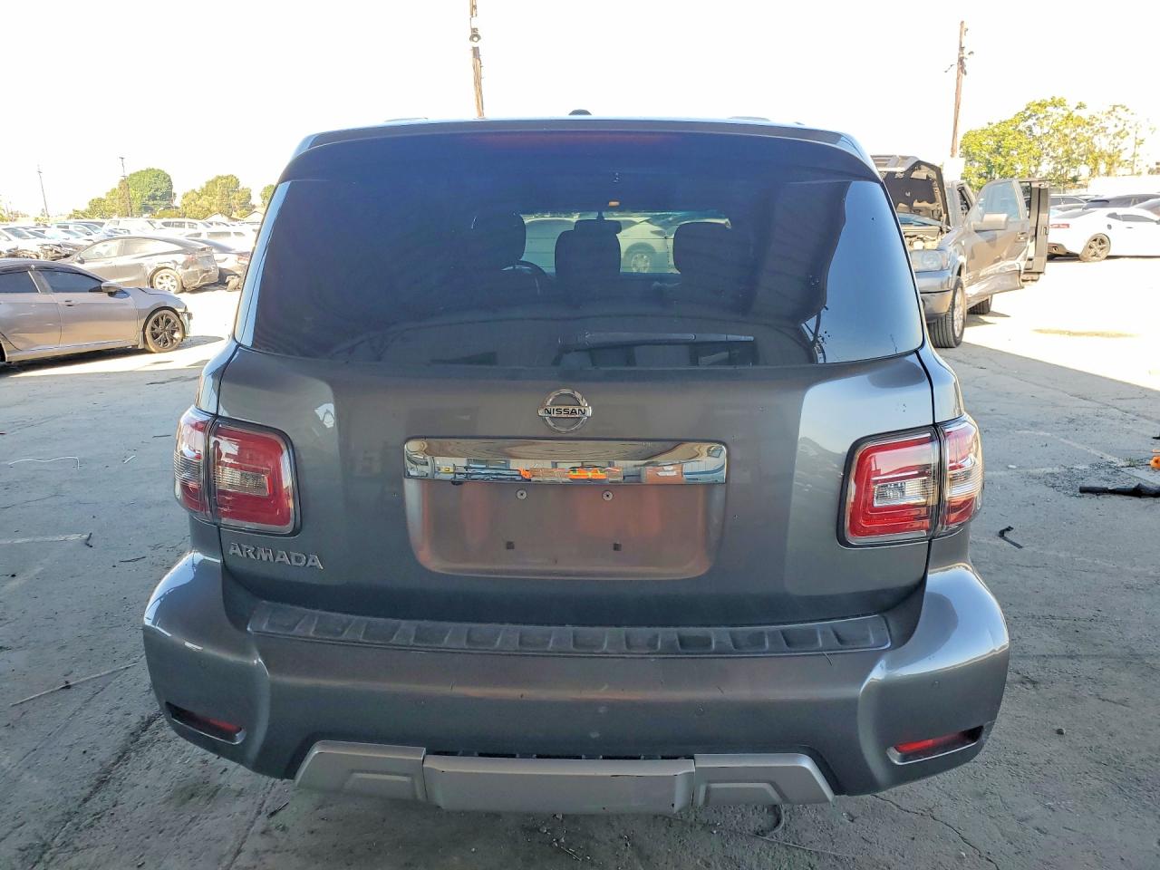 Nissan Armada Sv