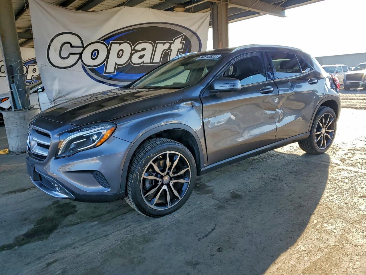 Salvage Mercedes-Benz GLA Image