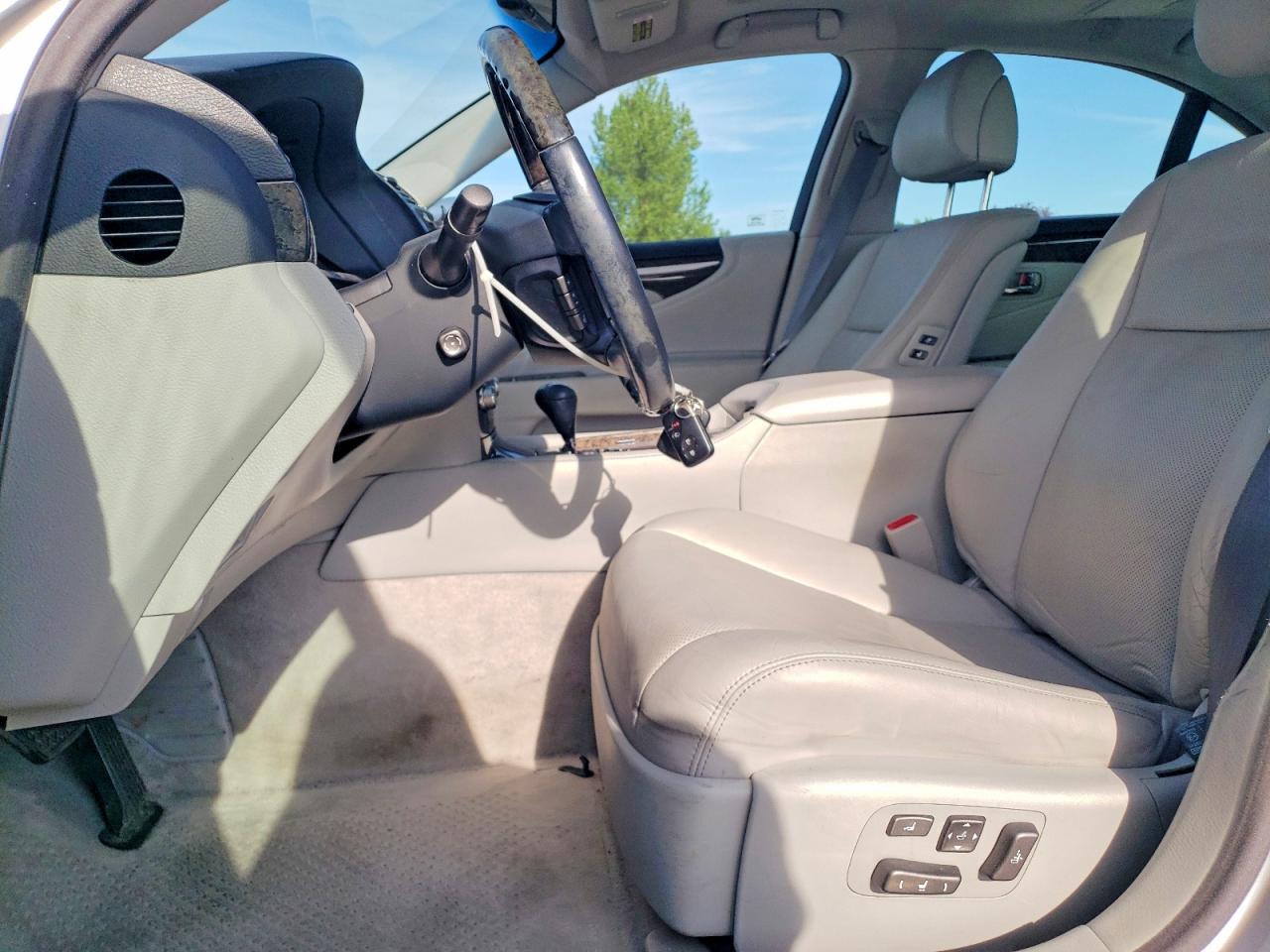 Lexus LS 460
