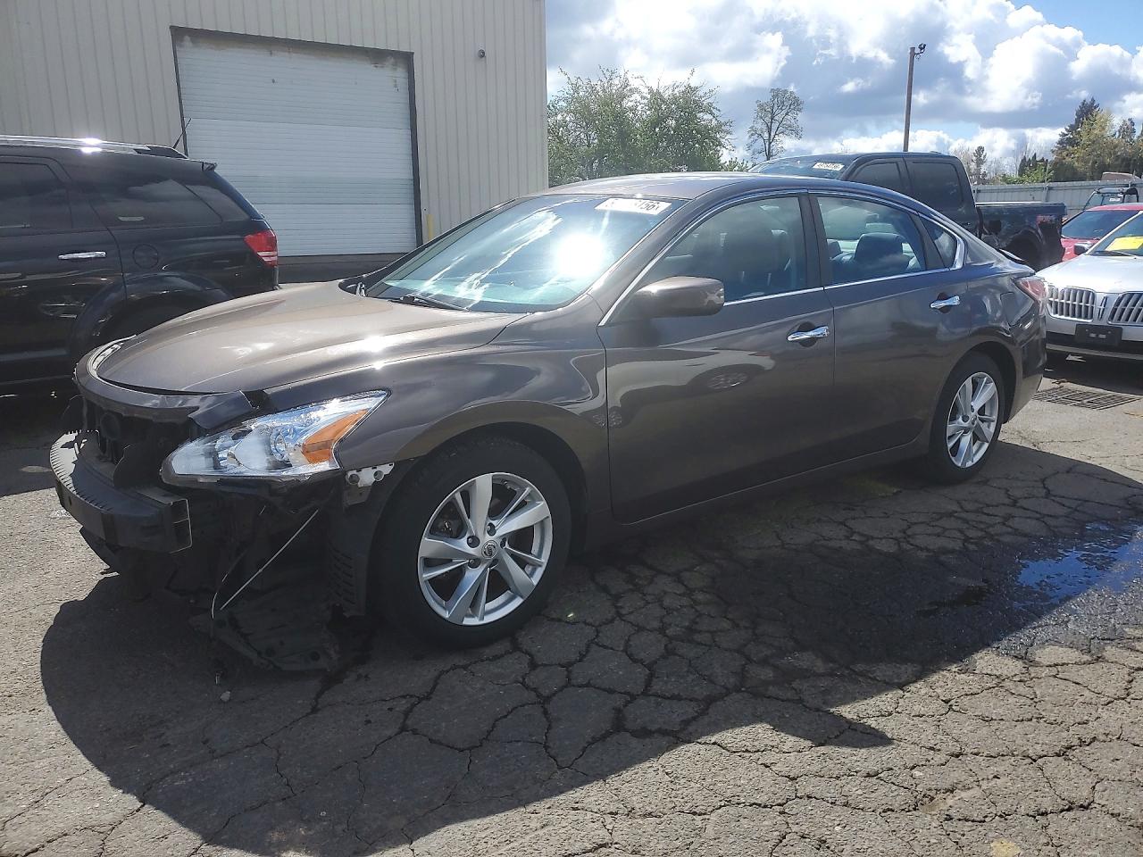 Salvage Nissan Altima Image