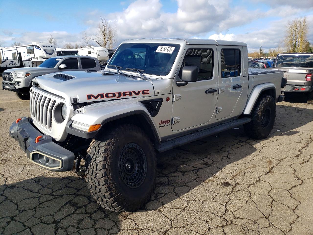 Salvage Jeep Gladiator Image