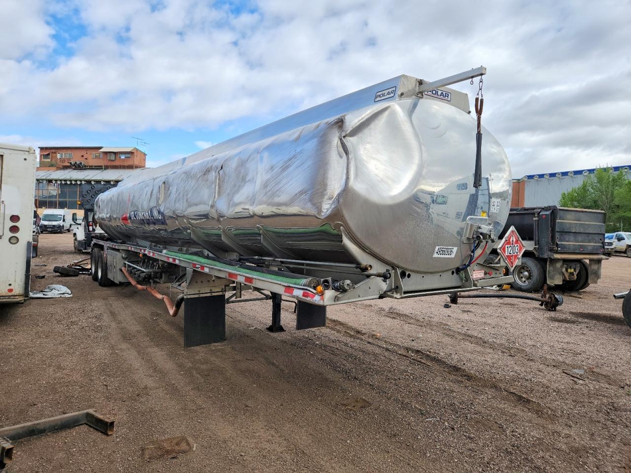 Salvage Polar Tank Trailer Trailer Image