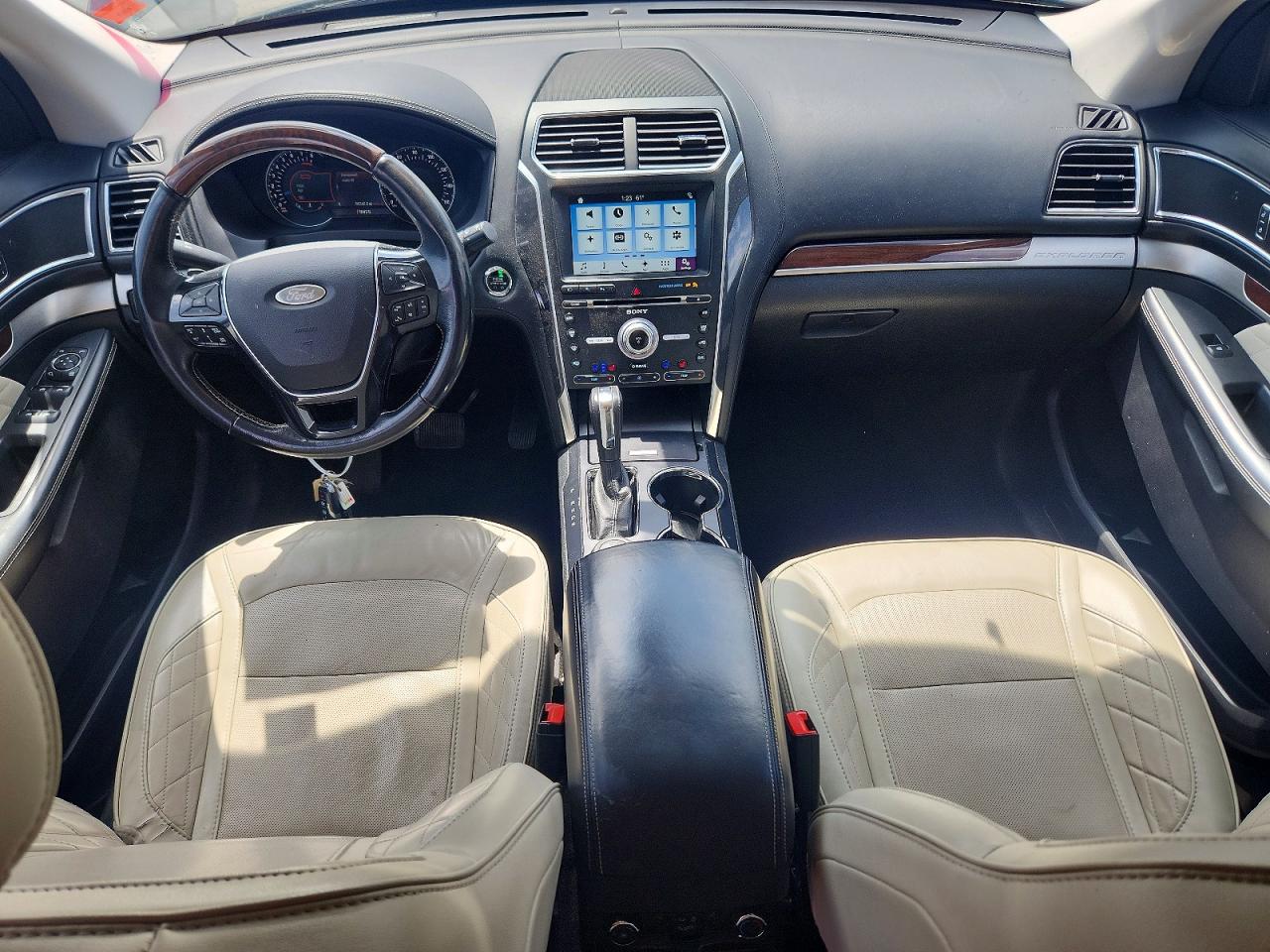 Ford Explorer Platinum