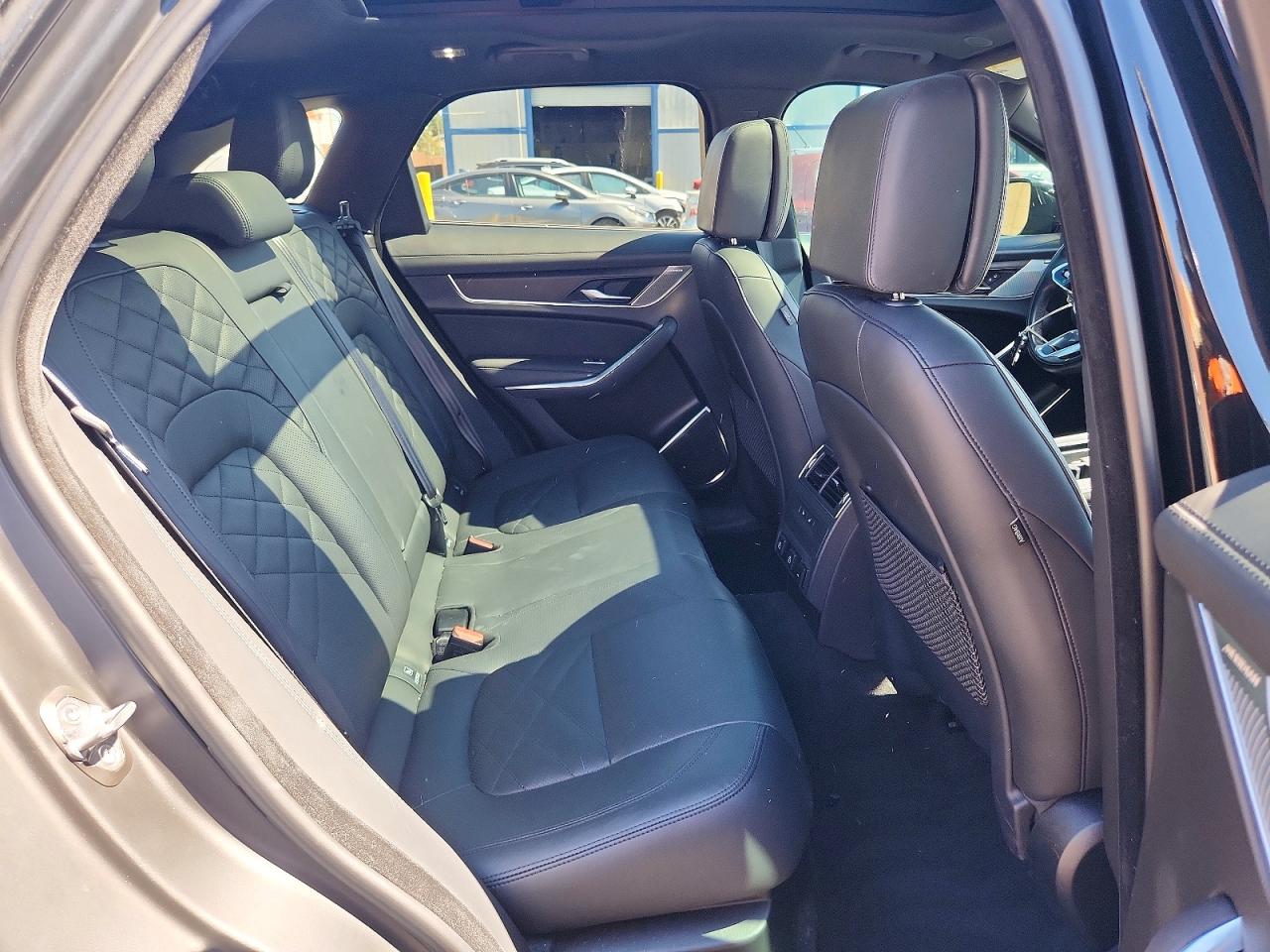 Jaguar F-PACE S