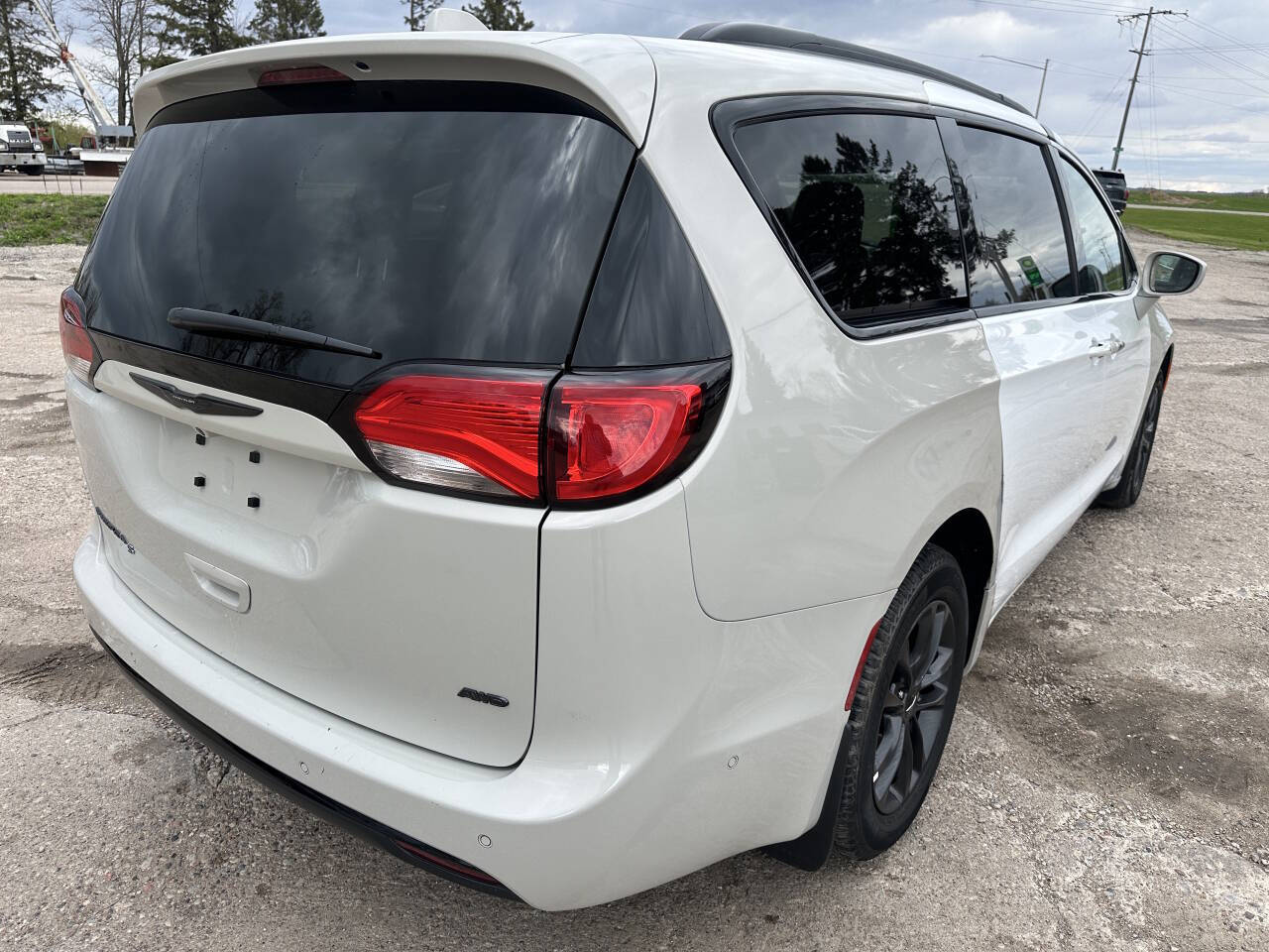 Chrysler Pacifica Launch Edition Awd 4dr Mini Van
