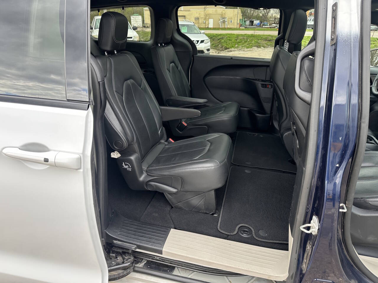 Chrysler Pacifica Launch Edition Awd 4dr Mini Van