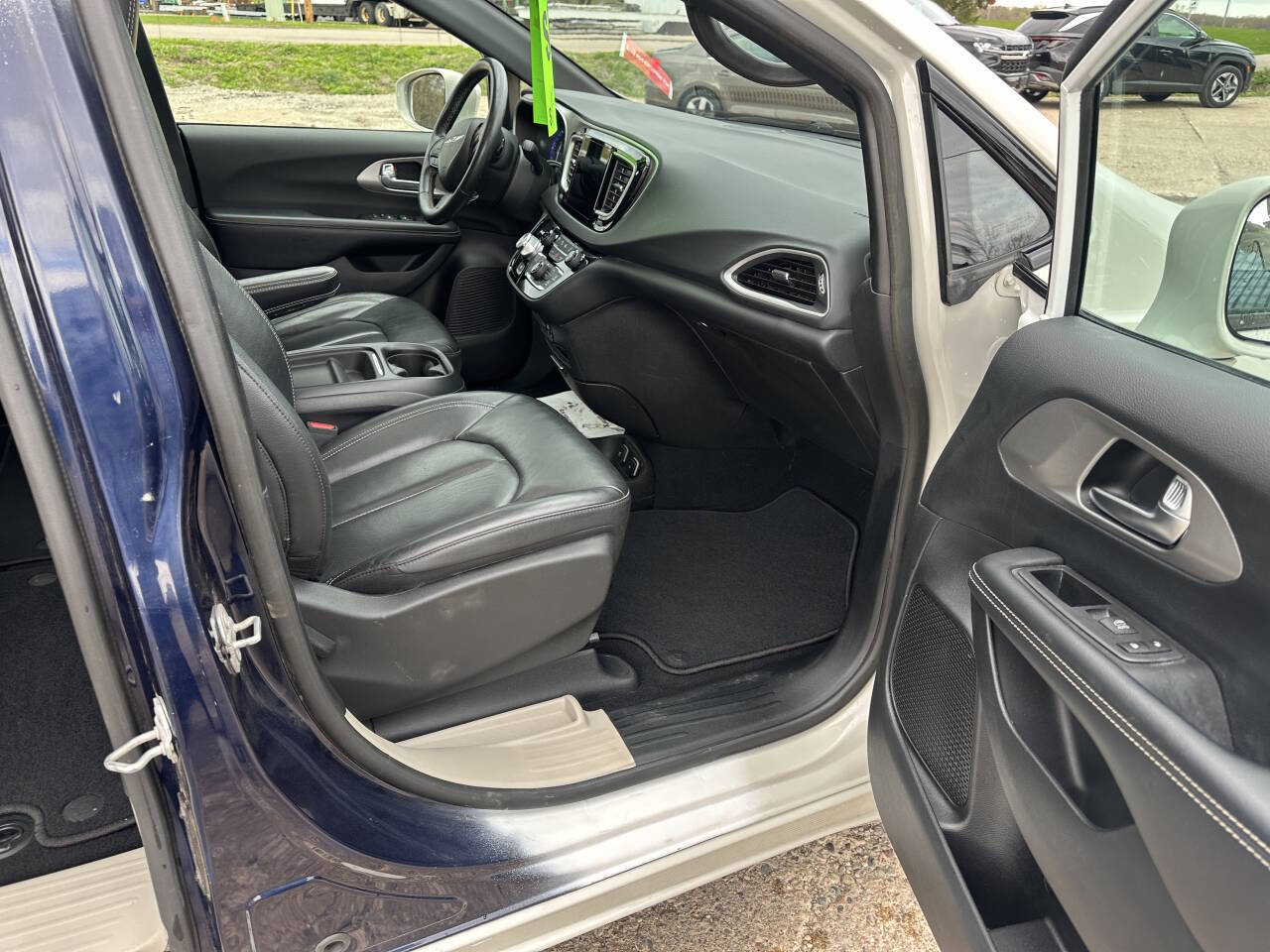 Chrysler Pacifica Launch Edition Awd 4dr Mini Van
