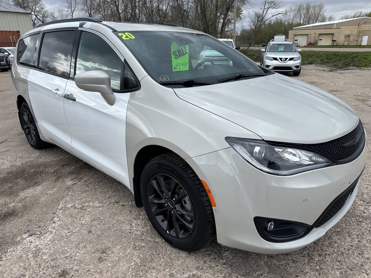 Chrysler Pacifica Launch Edition Awd 4dr Mini Van