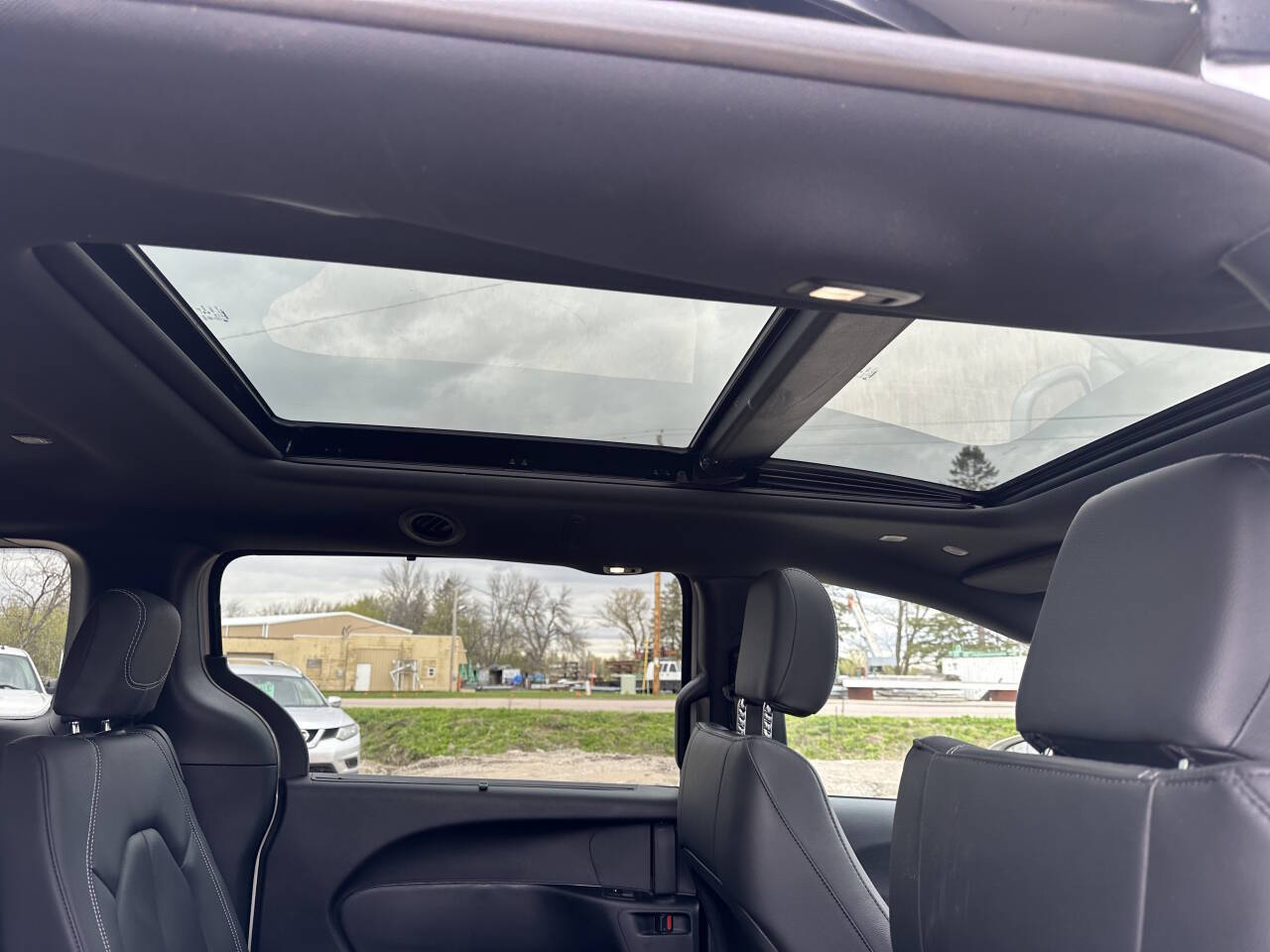 Chrysler Pacifica Launch Edition Awd 4dr Mini Van
