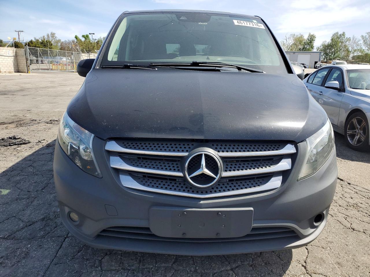 Mercedes-Benz Metris