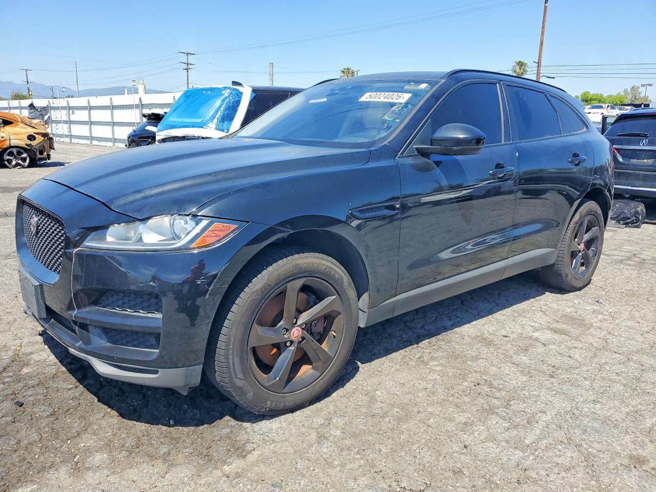 Salvage Jaguar F-PACE Image