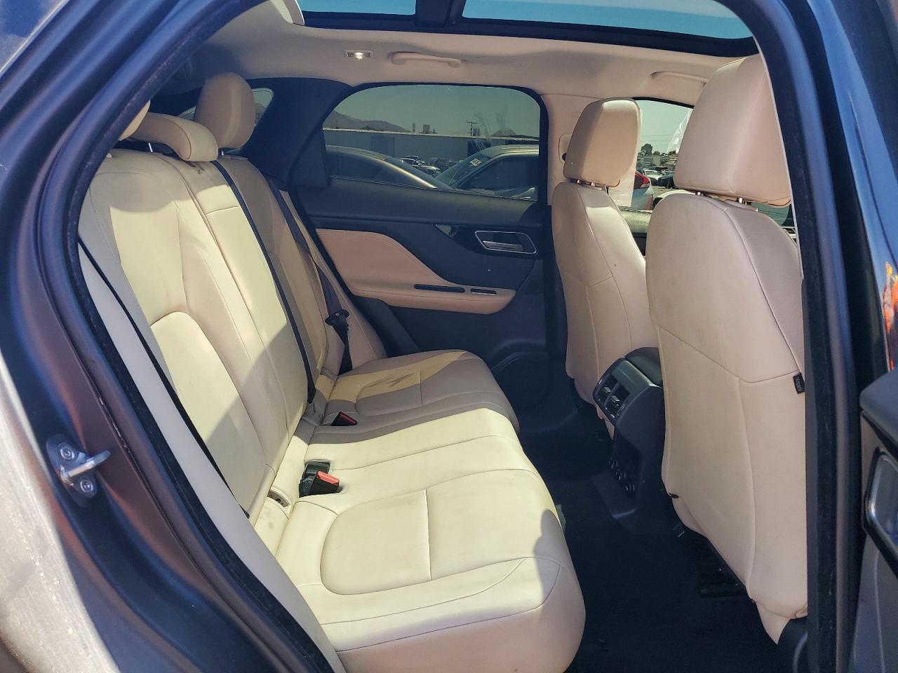 Jaguar F-PACE Premium